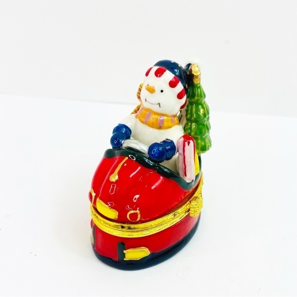 SOLD DON’T BUY Vintage Trinket Box SNOWMAN IN SLED w/ Gifts + Tree